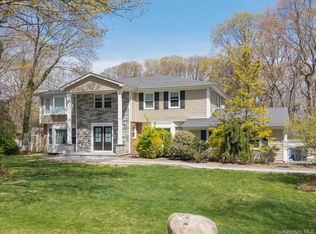 10 Stony Run Ct, Dix Hills, NY 11746