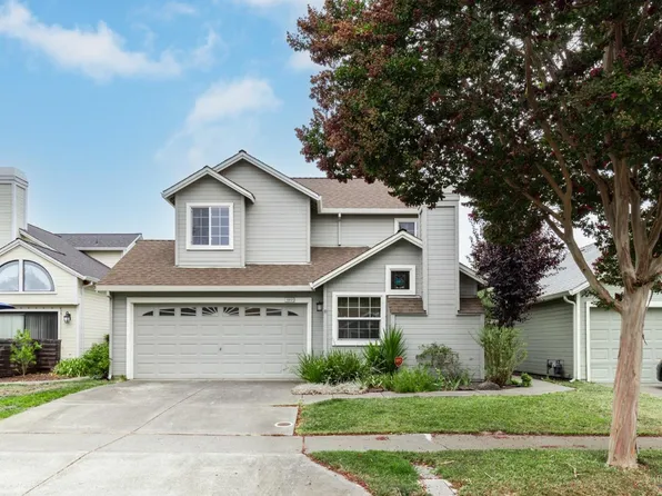 1912 Twin Creeks Court, Napa, CA 94559