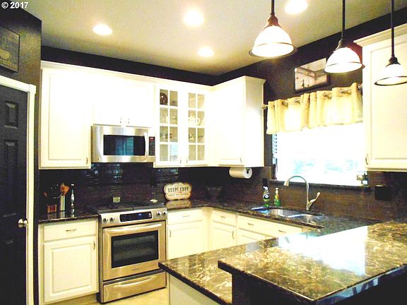 2nd image of 11405 NE 38th Ct