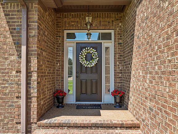 3rd image of 807 Manner Ln