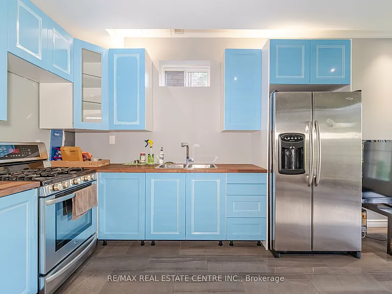 34 Alex Campbell Cres — Photo 30
