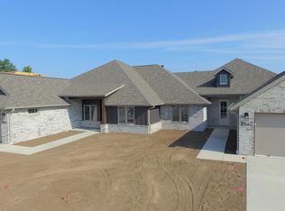 2413 E Swallow St, Springfield, MO 65804