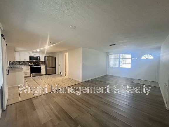 5th image of 3716 Cedarwood Dr
