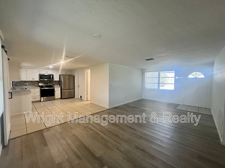 3716 Cedarwood Dr — Photo 5