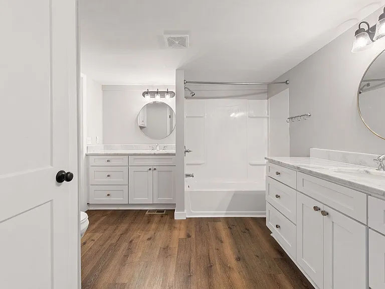 215 Loranger Dr — Photo 14
