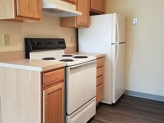 3rd image of 303 E Mission Ave APT 4