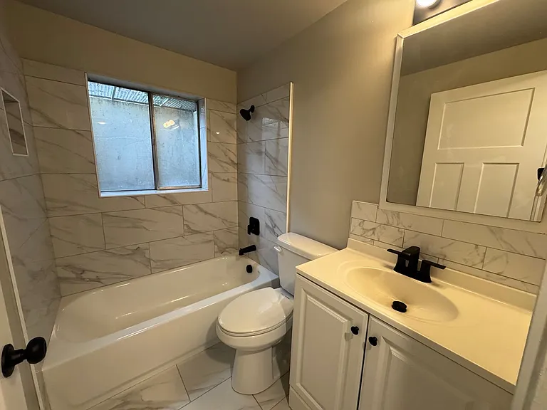 665 N Desoto St — Photo 7
