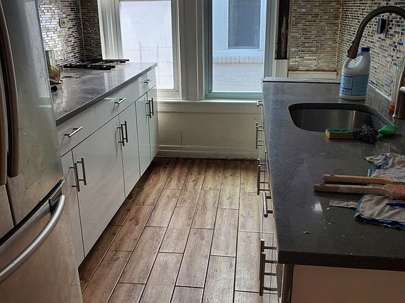 4th image of 2551 Holland Ave Floor 2