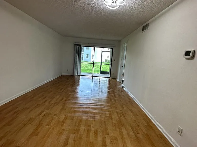 301 Olivewood Pl #O126 — Photo 6