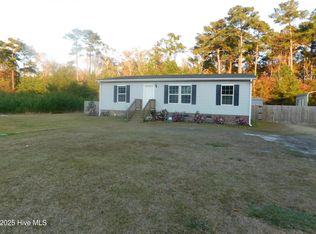 1019 Harkers Island Rd, Beaufort, NC 28516