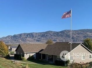 22 Rooster Flats Rd, Oroville, WA 98844