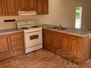 10 Clover Leaf St, Winthrop, ME 04364