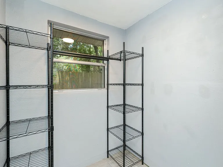 205 Pine St — Photo 20