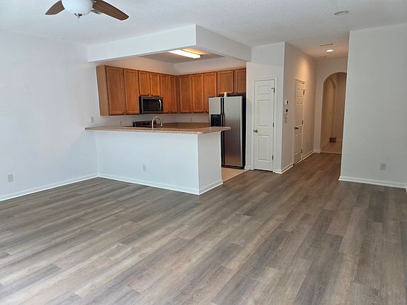 3rd image of 5717 Parkstone Crossing Dr
