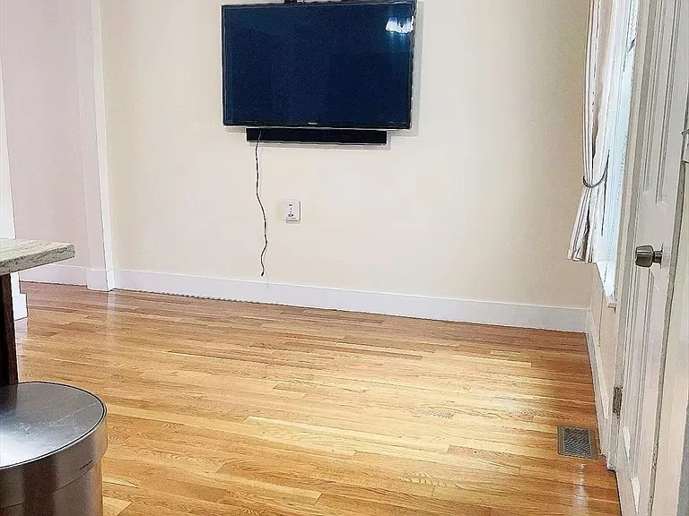 21 Hartwell St #3 — Photo 4