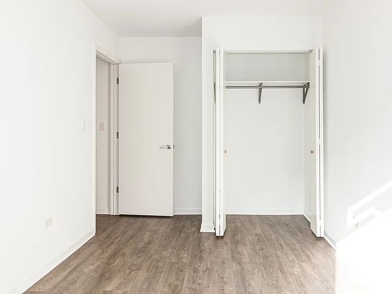 940 W Carmen Ave #411 — Photo 5