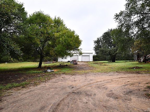 3rd image of 200 S Rock Island St
