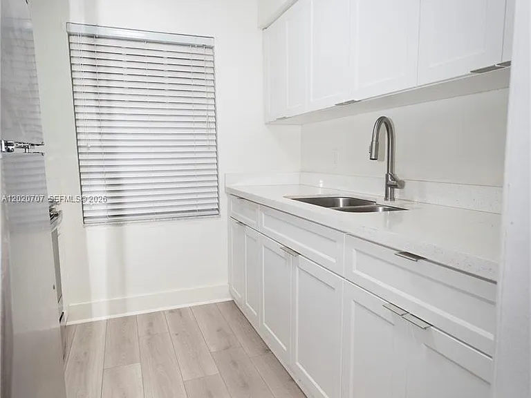 111 SW 31st Ct #1 — Photo 2