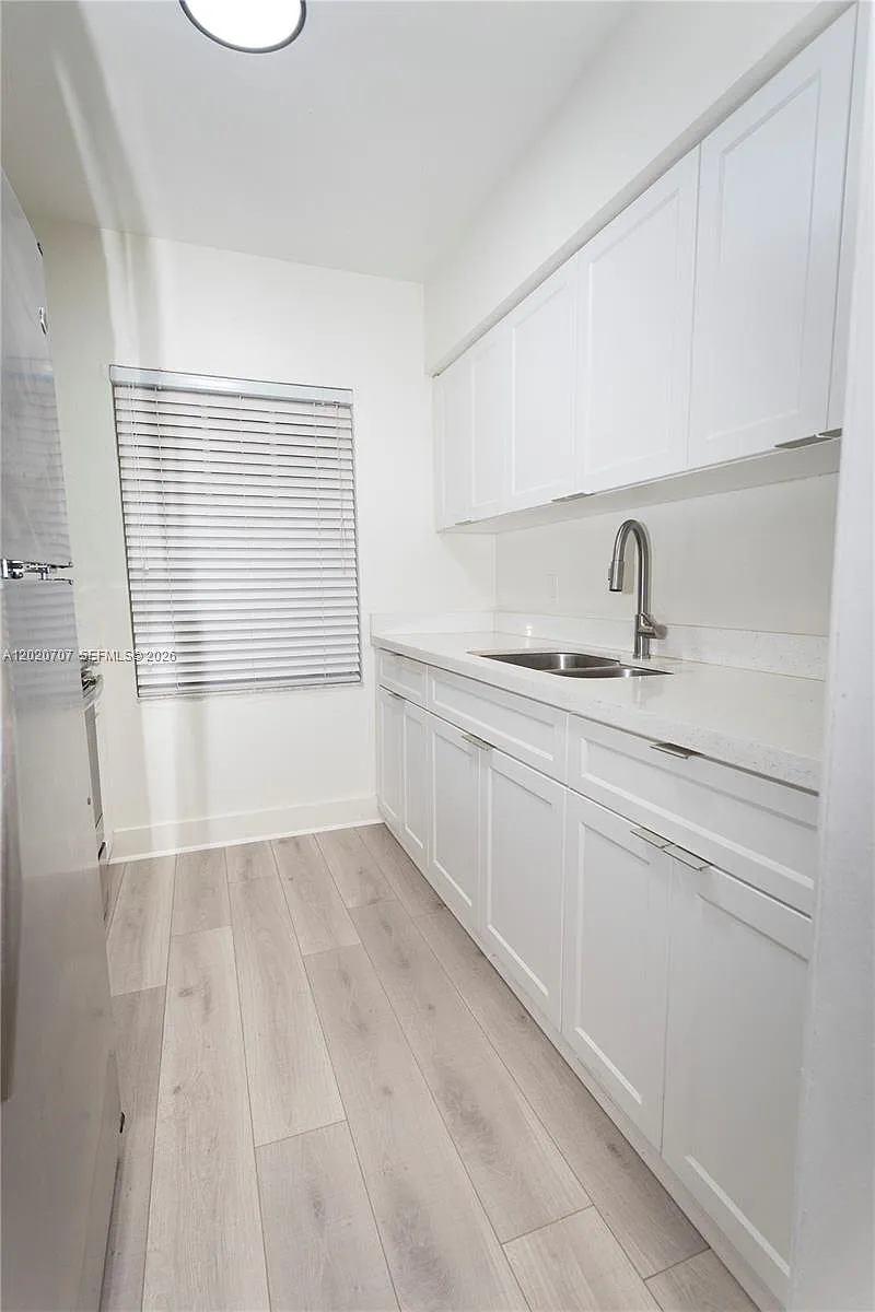 Building Photo - 111 SW 31st Ct #1