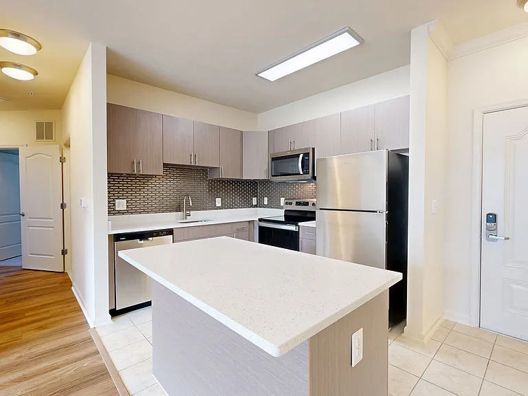 Signal Hill Apartment Homes — Photo 61