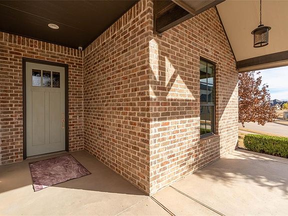 3rd image of 225 Pont Julienn Ct