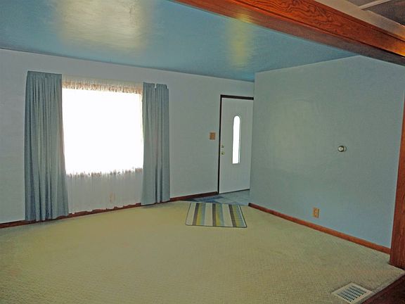 3rd image of 206 N Gladstone Ave