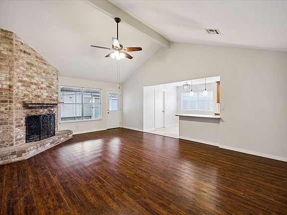 3rd image of 1919 Spillers Ln