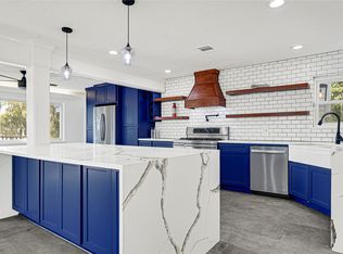 404 S Burnett Dr, Baytown, TX 77520