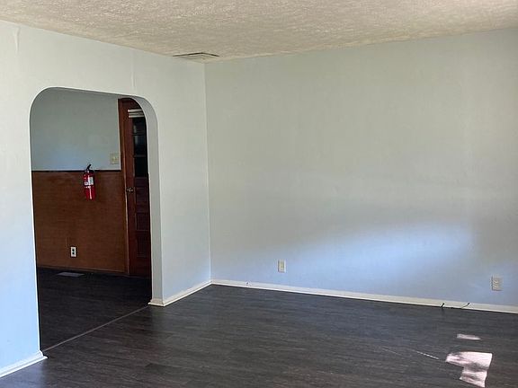 2nd image of 3100 E Race St
