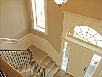 2nd image of 1112 Redwood Pl