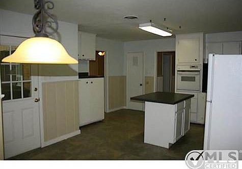 3rd image of 1417 Arlington Dr