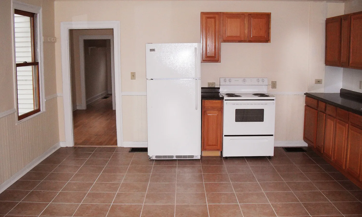 98 North St, Burlington, VT | 4 Bedroom House with Fenced Yard & Parking | June 2027 — Photo 2