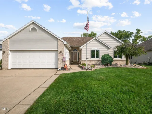 3133 Christine Ln, Oregon, OH 43616