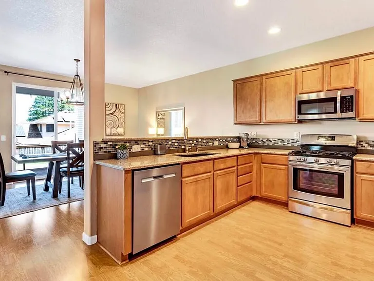 2089 SW 33rd St — Photo 21