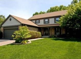 521 Foxdale Ln, Arlington Heights, IL 60004