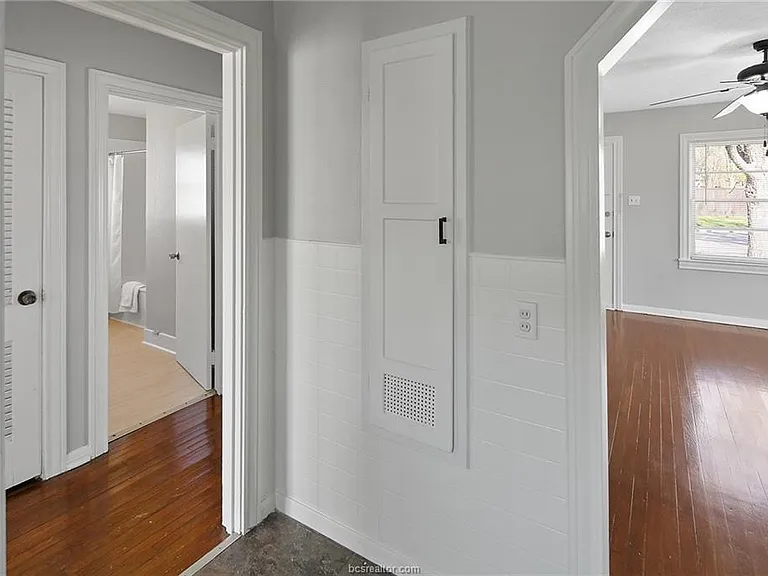 1504 Baker Ave — Photo 9