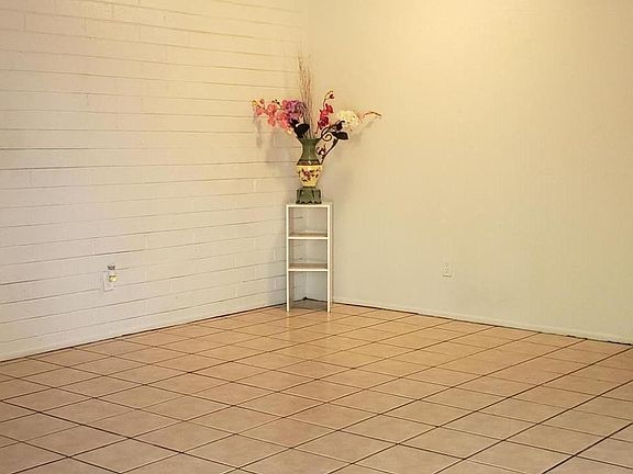 5th image of 5044 W Campbell Ave