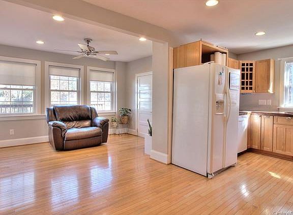 5th image of 4851 Amity Pl