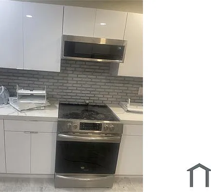 5 bed, 2200 sqft, $4,200 — Photo 3