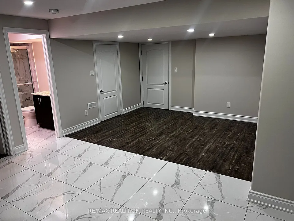 34 Haywood Dr #BASEMENT