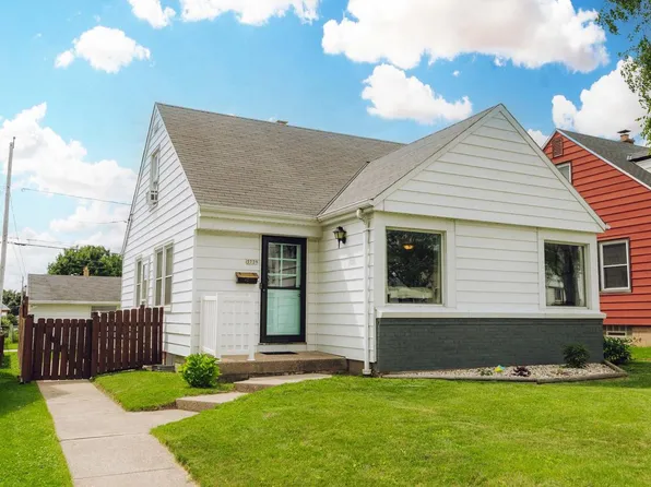 3739 S 16th STREET, Milwaukee, WI 53221