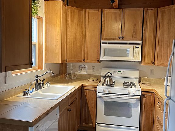 3rd image of 2350 N Cotswald Cir