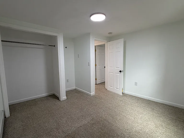 38 Marion Ave N — Photo 7