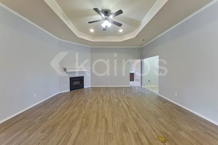 4 bed, 2.0 bath, 2488 sqft, $2,495 — Photo 3