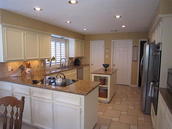 4th image of 2101 Dornoch Dr
