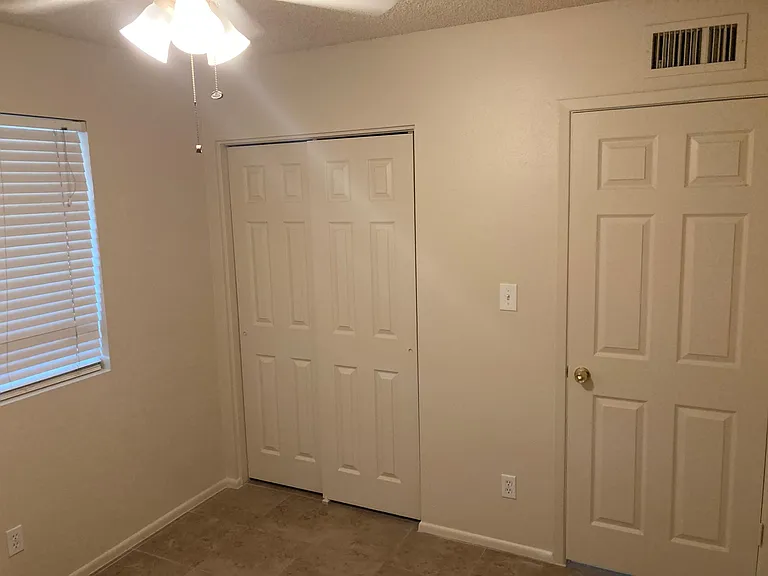 1958 E Inverness Cir — Photo 20