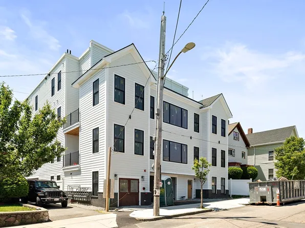 51 Crescent Ave #Penthouse 9, Chelsea, MA 02150