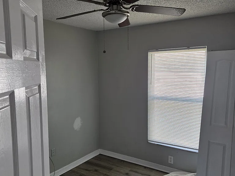 104 Wildwood Ave — Photo 3
