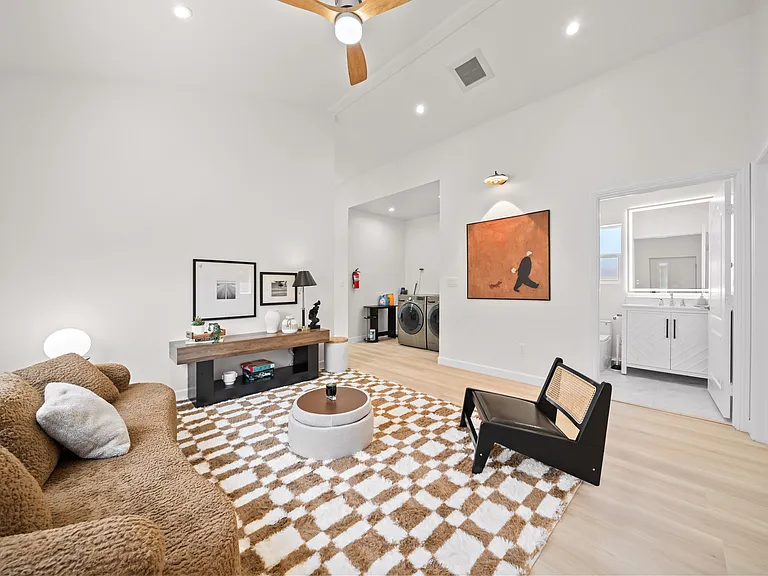 1316 S Raleo Ave — Photo 17