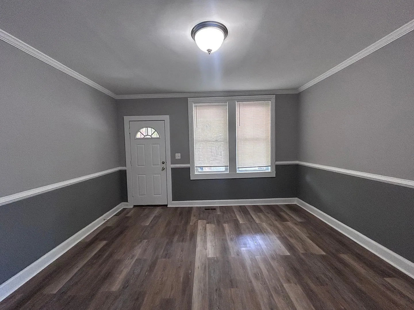 Baltimore - 4 Bedrooms and 2 baths Available! — Photo 4